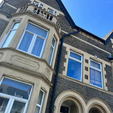 Victoria House By Switchback Stays Cardiff Exterior photo